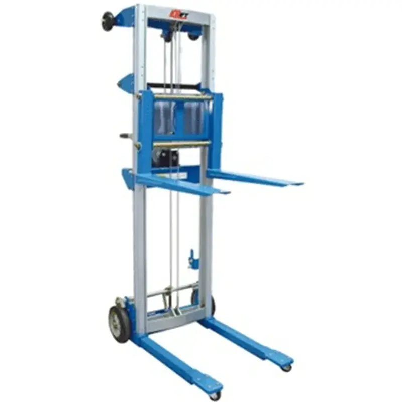 Server lift used to safely unrack equipment